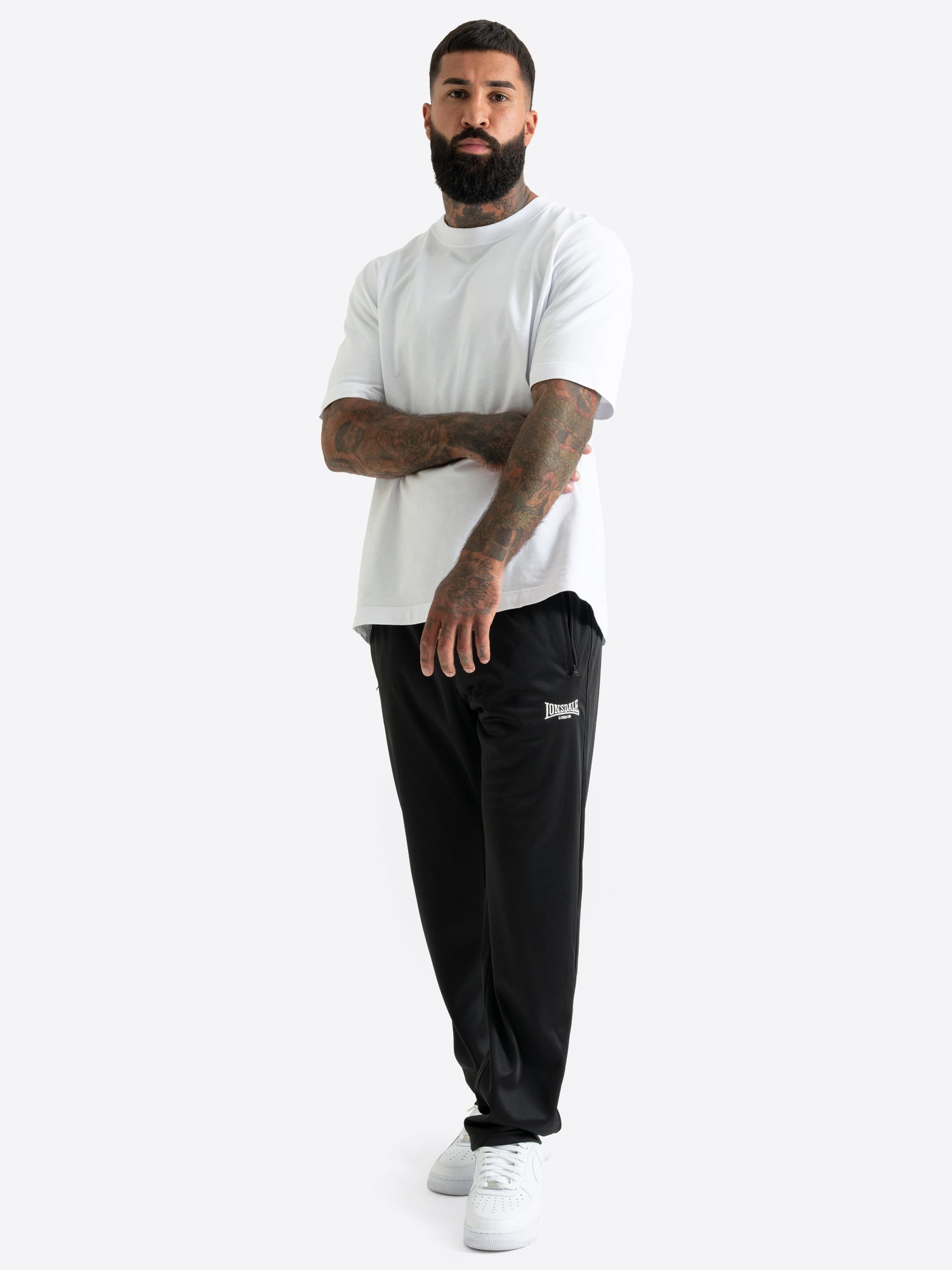 Schwarze Lonsdale Herren-Jogginghose in normaler Passform mit Logo-Stickerei.