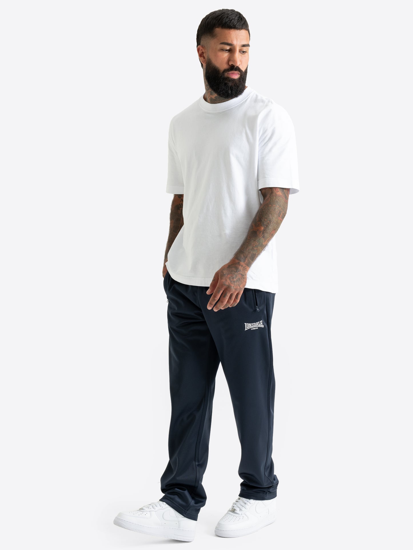  Dunkelblaue Lonsdale Herren-Jogginghose in normaler Passform mit Logo-Stickerei.