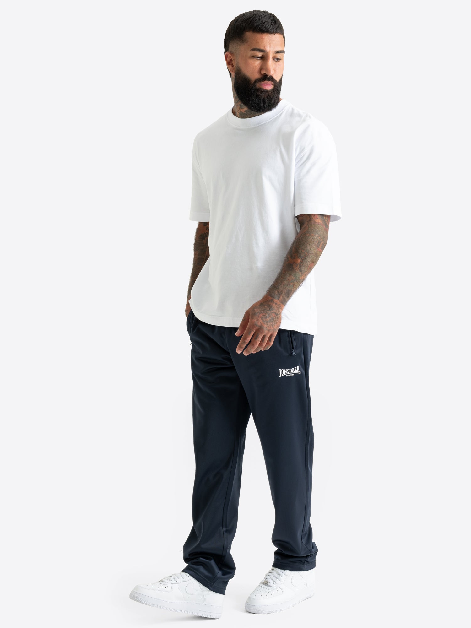  Dunkelblaue Lonsdale Herren-Jogginghose in normaler Passform mit Logo-Stickerei.