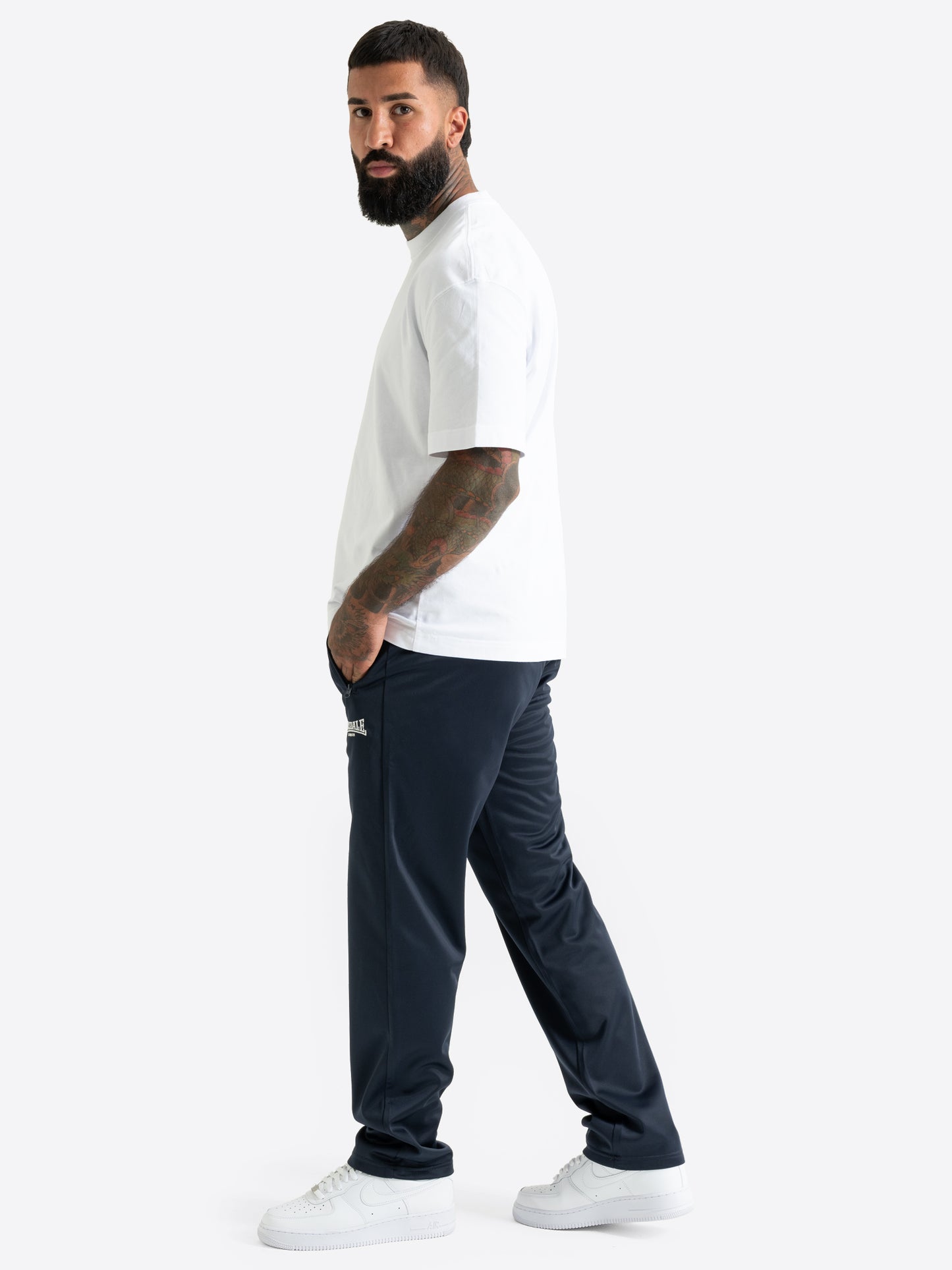  Dunkelblaue Lonsdale Herren-Jogginghose in normaler Passform mit Logo-Stickerei.