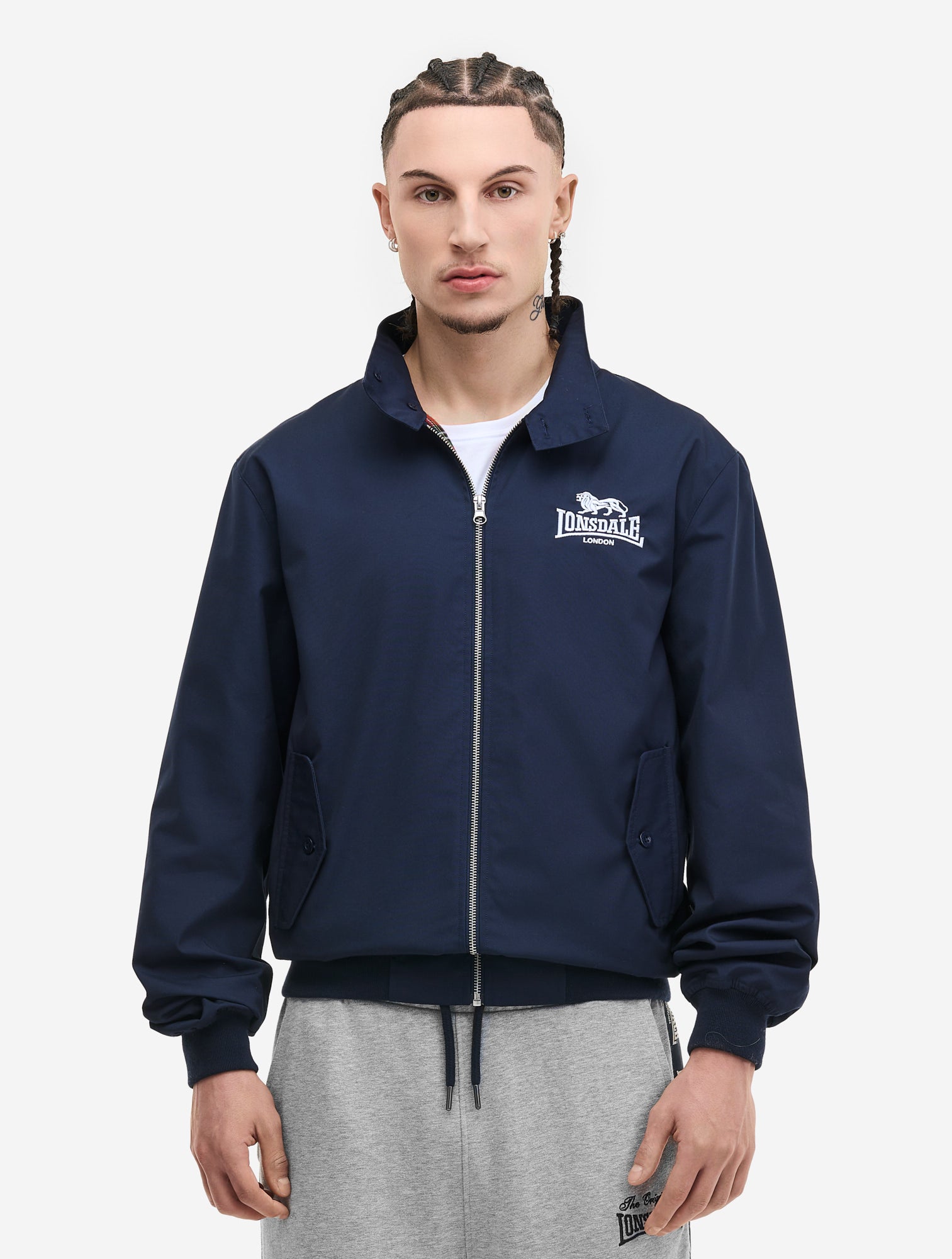 Lonsdale Acton Jacke Navy mit Reissverschluss, kleinem Brustlogo, grossem Rückenlogo und kariertem, farblich abgesetztem Innenfutter