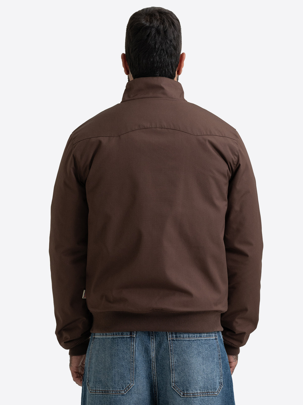 Rückansicht der braunen Lonsdale Herren Jacke in schmaler Passform