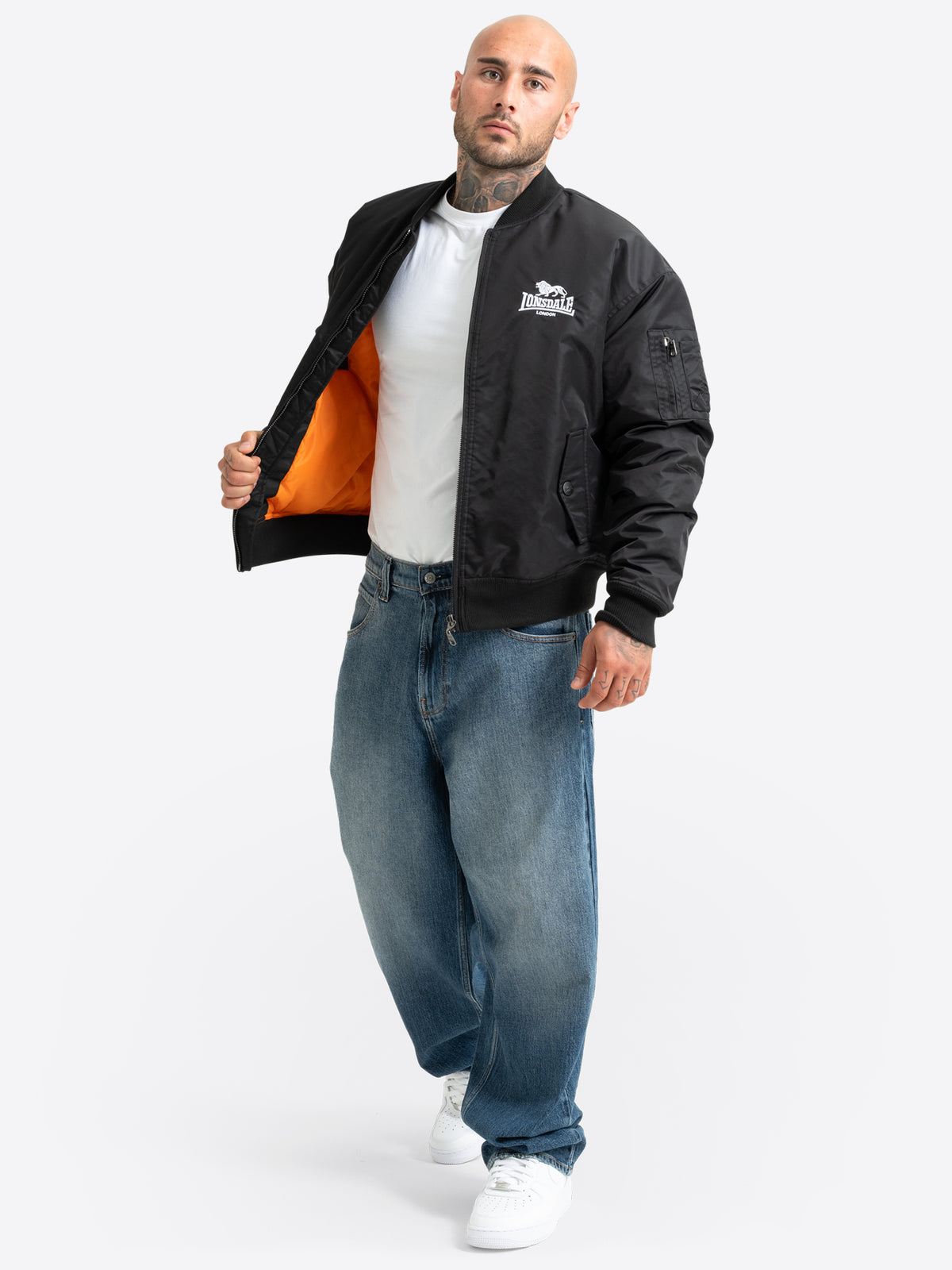 Schwarze Lonsdale Bomberjacke Herren – Oversized Fliegerjacke im Boxy Fit.