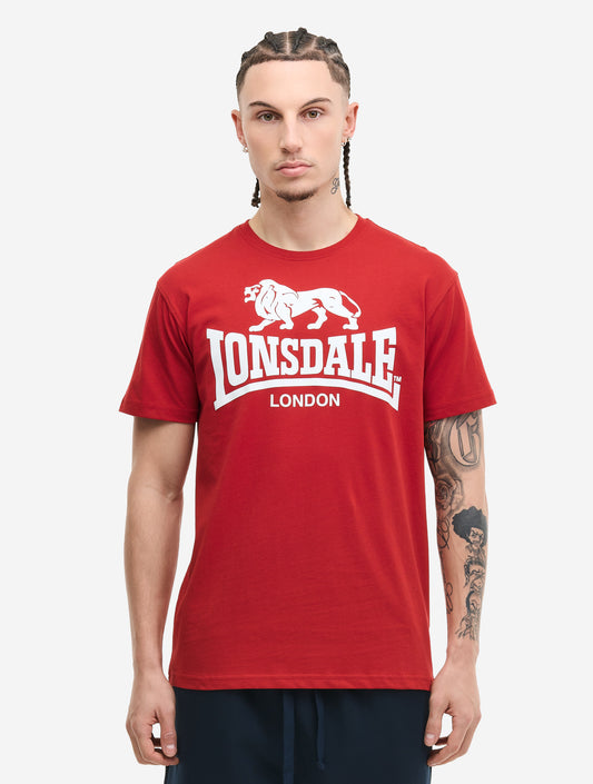 Rotes Lonsdale T-Shirt mit Logo-Brustprint und kleinem Markenprint im Nacken.