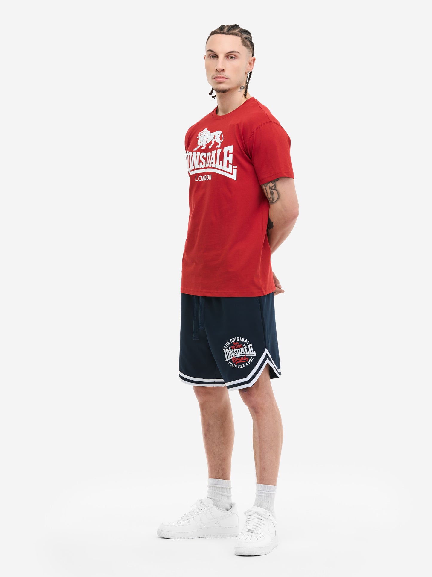 Rotes Lonsdale T-Shirt mit Logo-Brustprint und kleinem Markenprint im Nacken.