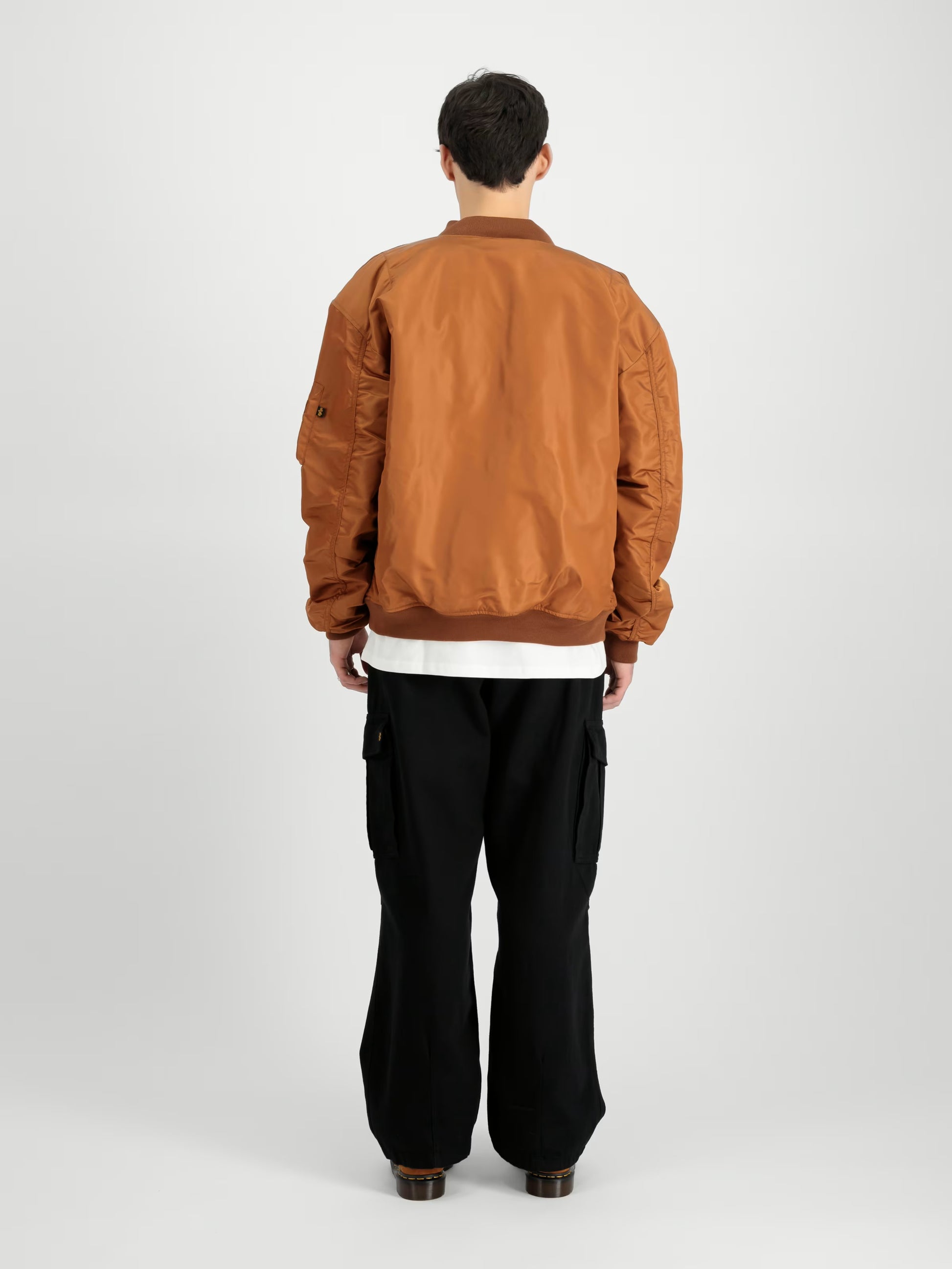 Rückseite der Alpha Industries MA-1 CS Bomber Jacket – Flight Nylon Loose Fit