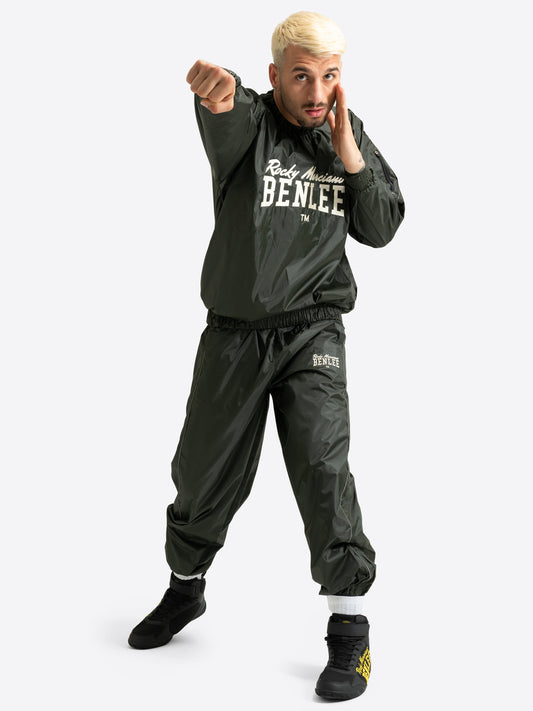 Benlee Saunaanzug in Olive mit weissem Rocky Marciano Markenlogo auf der Vorderseite.