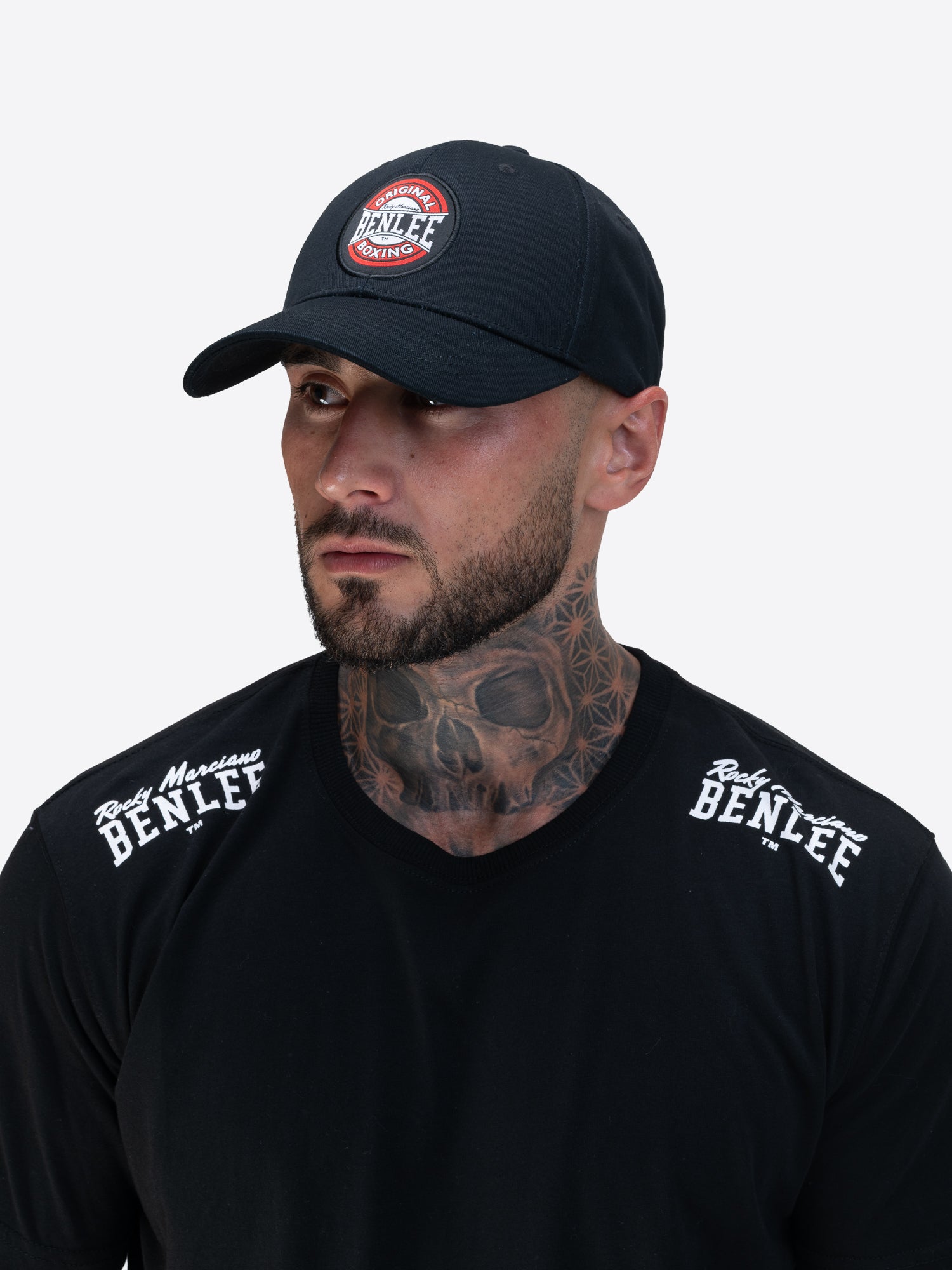 Schwarze BENLEE Toppa Baseballkappe mit rundem "Original Boxing"-Logo-Aufnäher auf der Vorderseite.