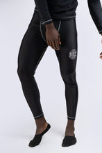 Laden Sie das Bild in den Galerie-Viewer, BENLEE  190701 Manorburn Leggins Schwarz 
