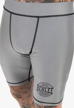 Laden Sie das Bild in den Galerie-Viewer, BENLEE  190789 Bossburn Shorts - Grau
