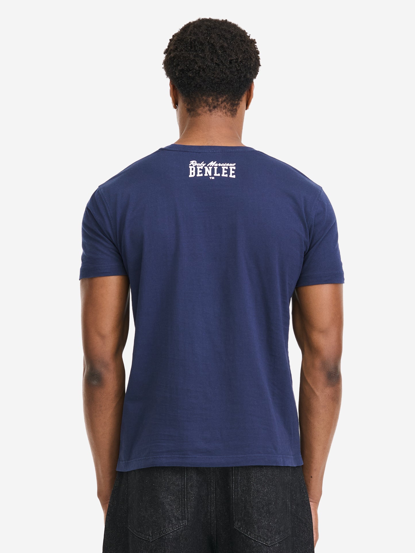 Navyfarbenes BENLEE Herren T-Shirt in normaler Passform mit grossem Brustdruck, Jersey aus 100 % gekämmter Baumwolle.