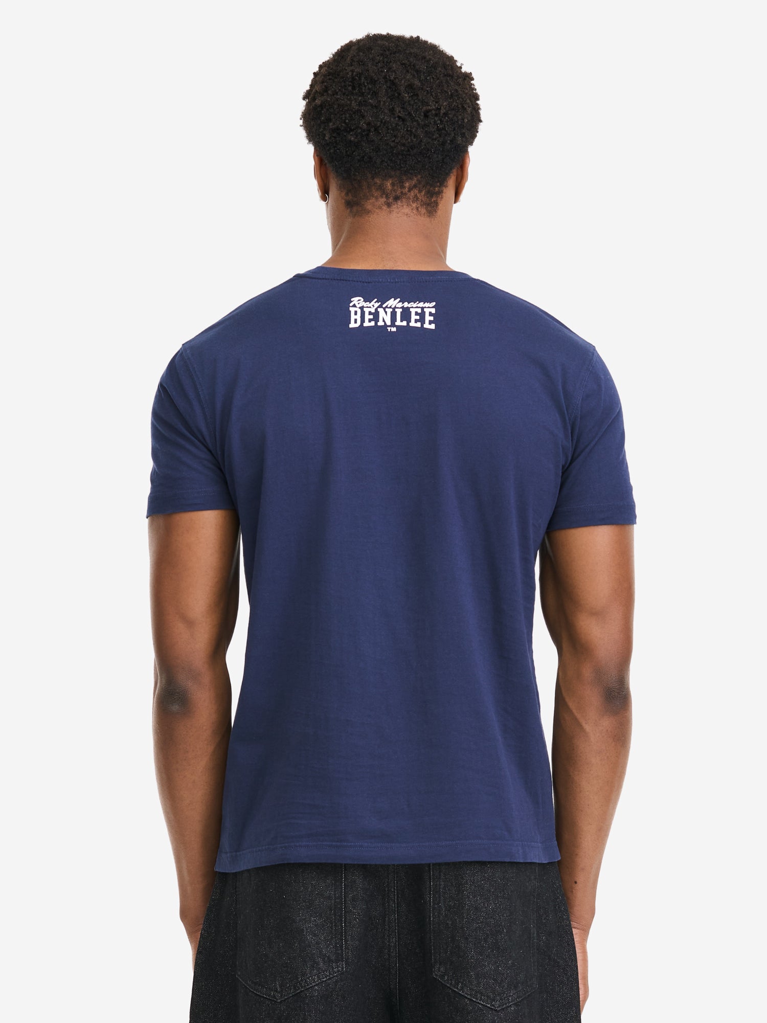 Navyfarbenes BENLEE Herren T-Shirt in normaler Passform mit grossem Brustdruck, Jersey aus 100 % gekämmter Baumwolle.