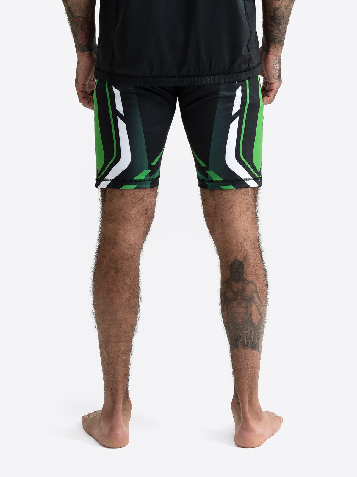 Rückansicht der BENLEE Herren MMA Fight Shorts in Schwarz-Grün.
