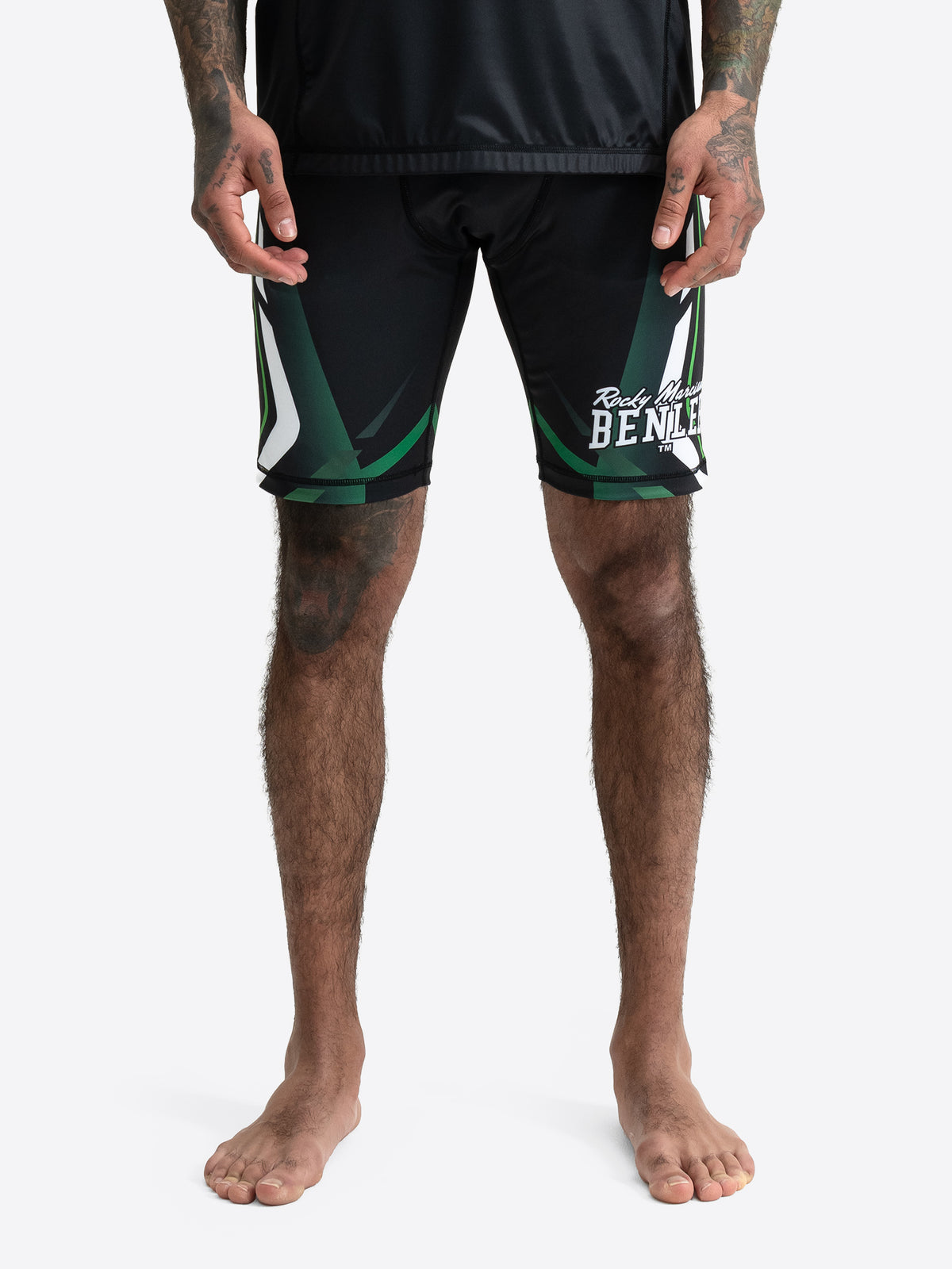 BENLEE Herren MMA Fight Shorts in Schwarz-Grün mit Logo-Print.
