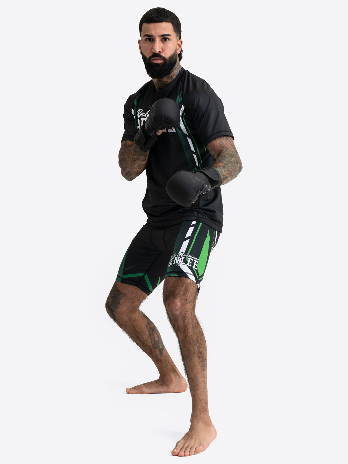 BENLEE Herren MMA Fight Shorts in Schwarz-Grün mit Logo-Print.