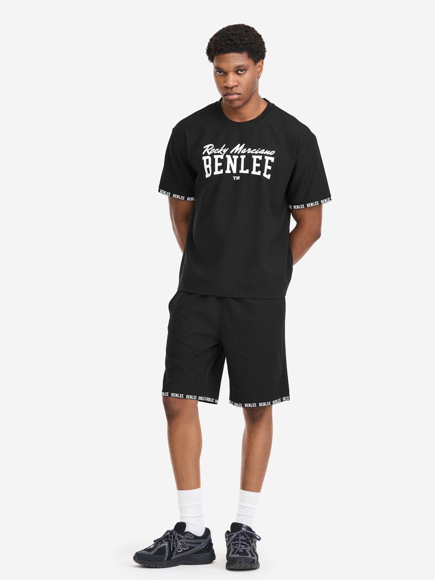 Schwarzes BENLEE Herren Set aus T-Shirt in lockerer Passform und Shorts mit 3D-Logo
