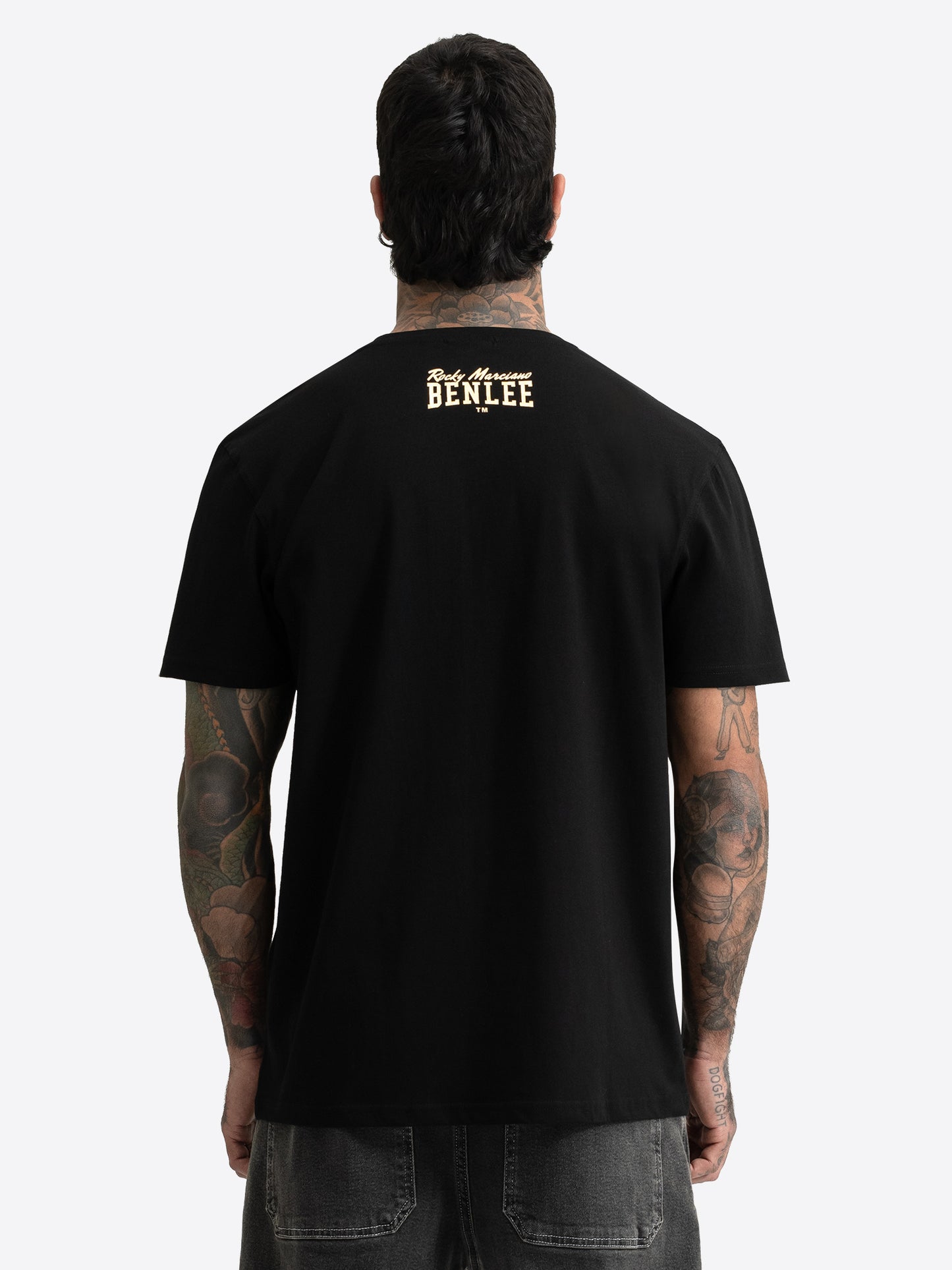 Rückseite BENLEE Box-Shirt mit weissem Logo-Print auf dem Rücken.