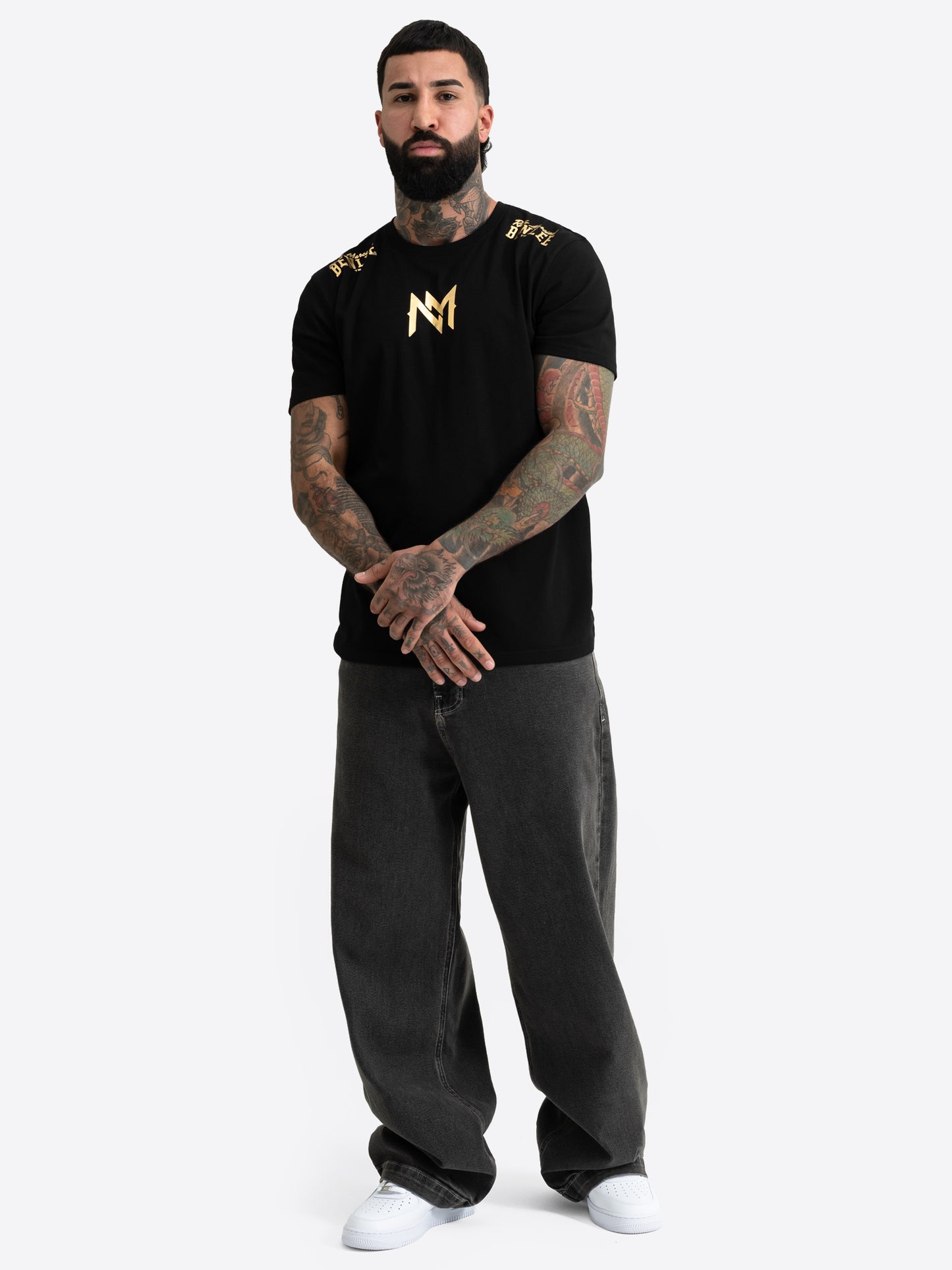 Schwarzes BENLEE T-Shirt für Herren mit goldenem Logo-Druck auf der Brust.