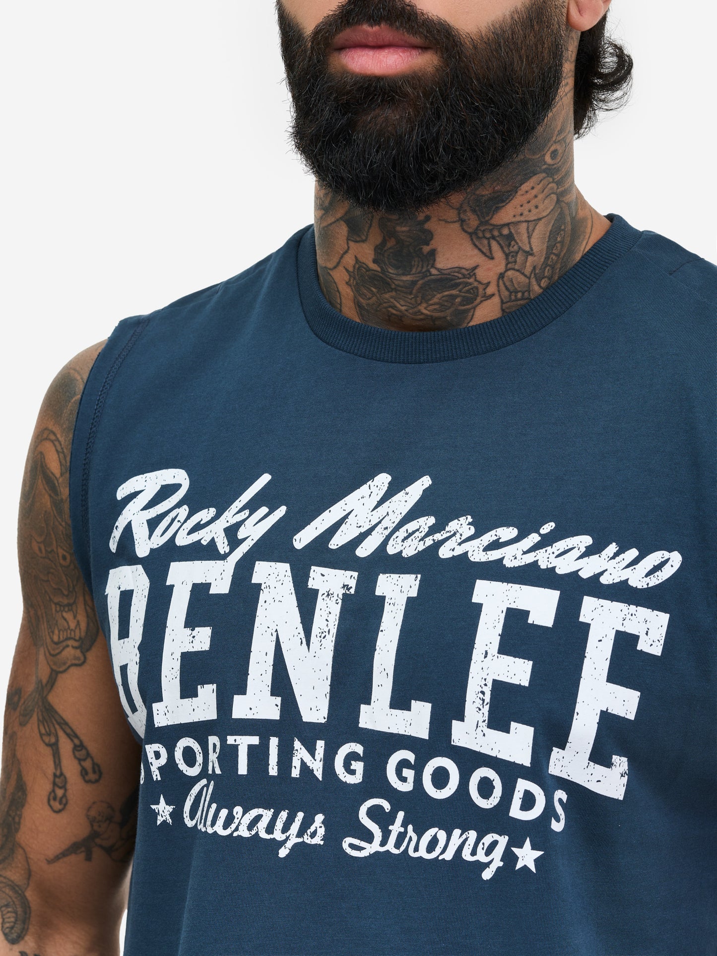  Weisser Benlee Rocky Marciano Logo-Print auf der Brust des dunkelblauen Singlets