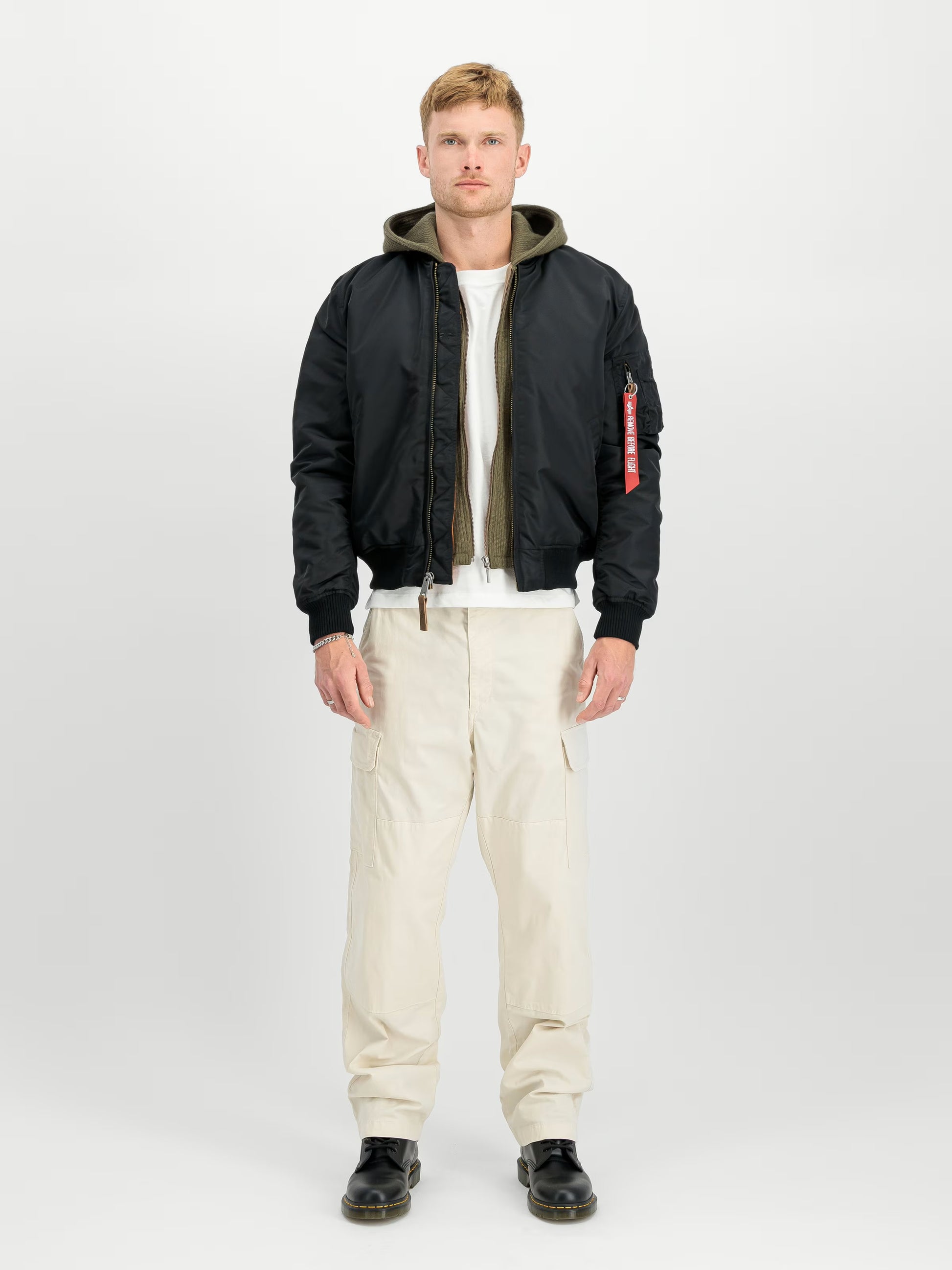 Utility Pocket mit Remove Before Flight Tag – Alpha MA-1 VF 59 Bomber Jacket