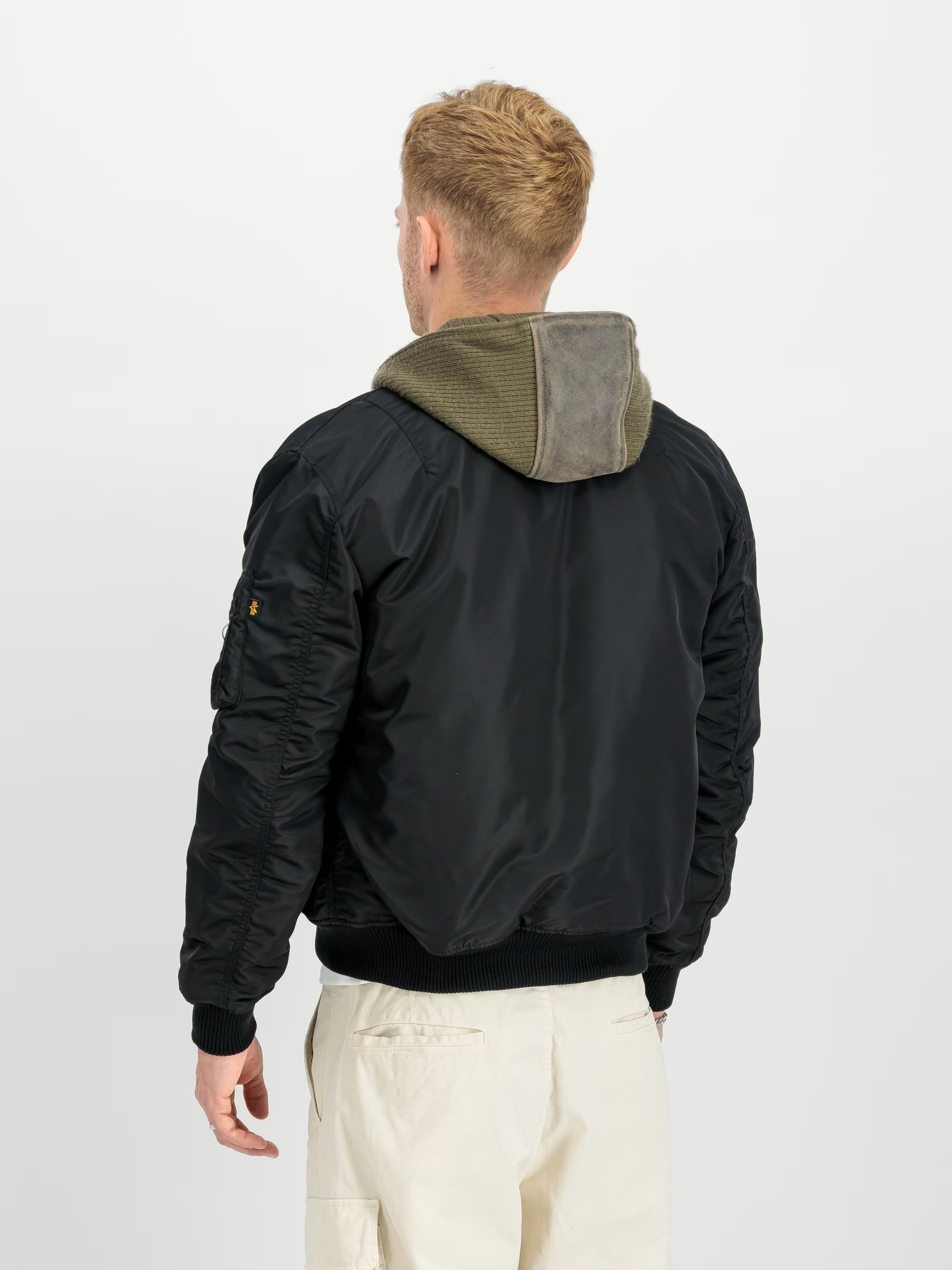 Rückseite der Alpha Industries MA-1 VF 59 Bomber Jacket – Flight Nylon Slim Fit