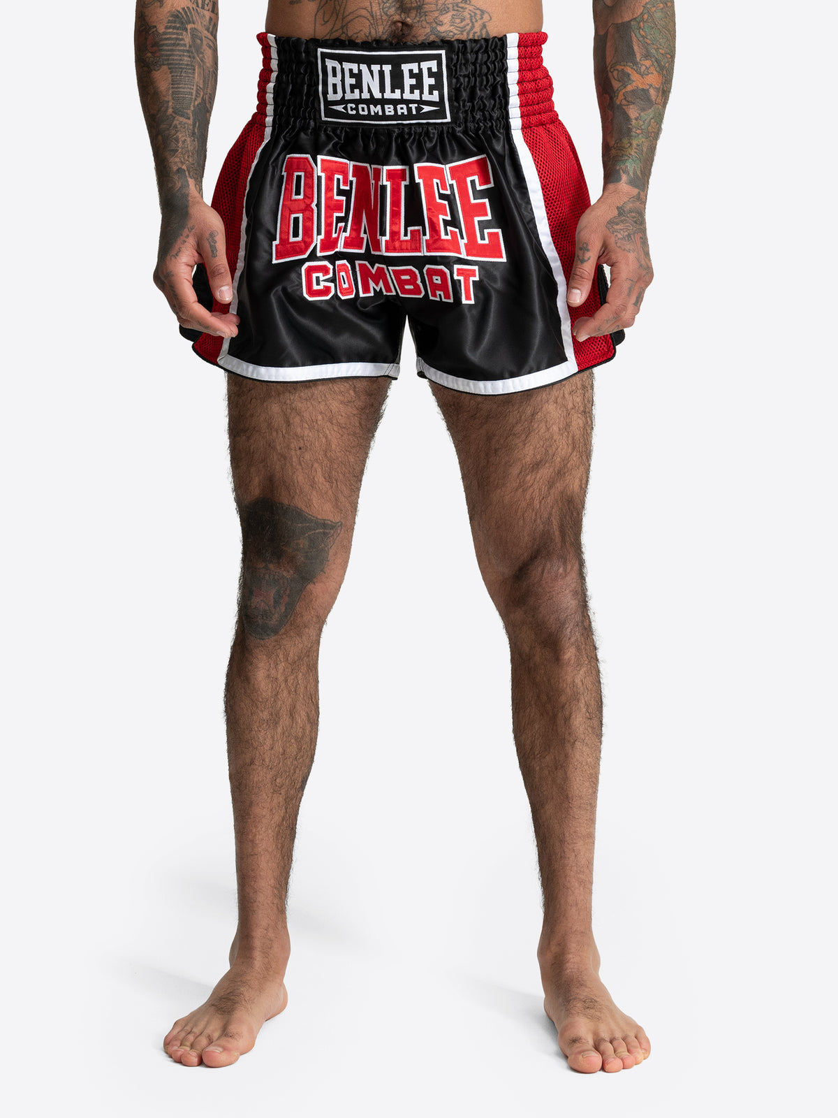 Schwarz-rote BENLEE Unisex Thaibox-Hose aus Satin für Muay Thai.