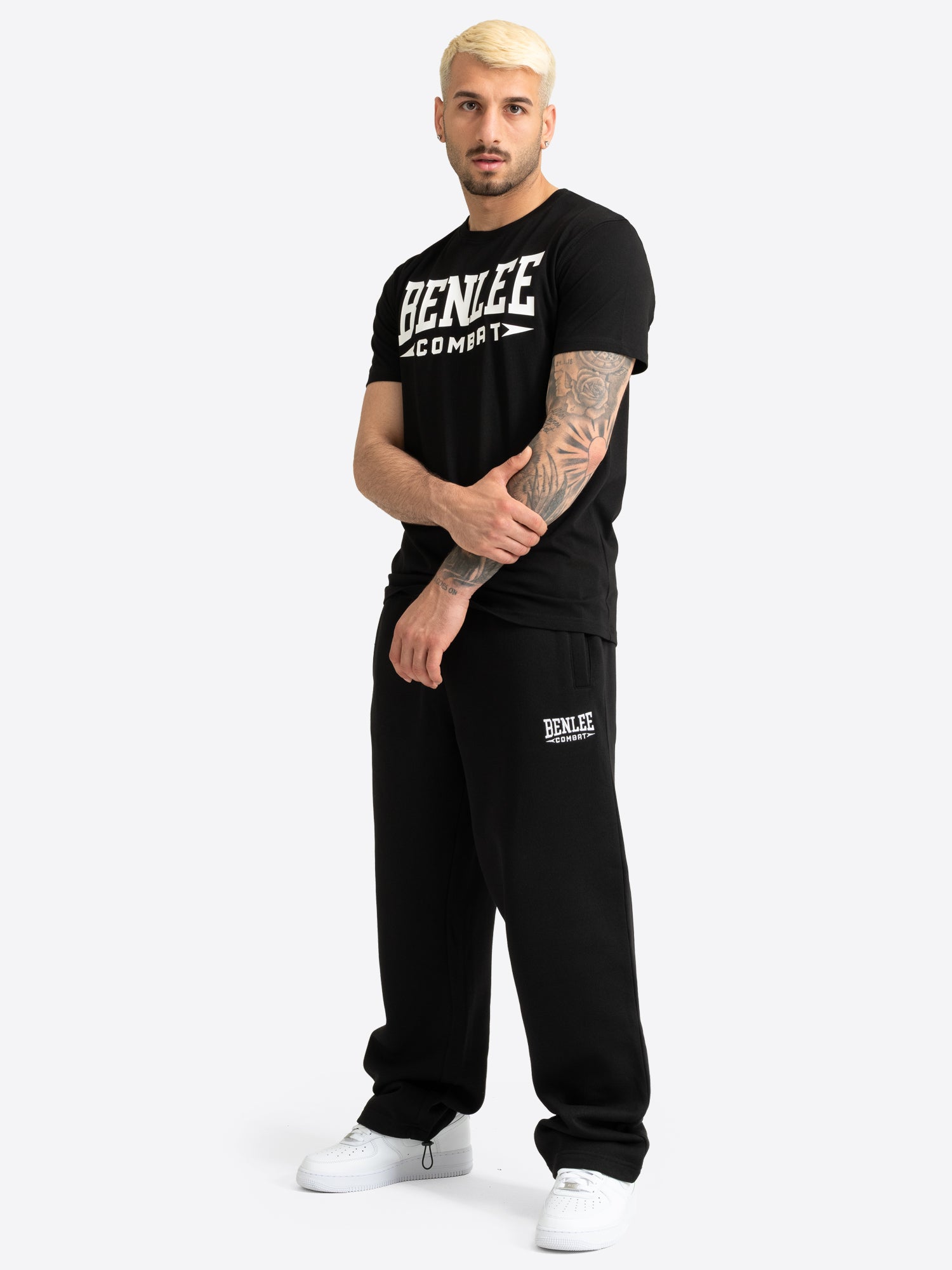 Schwarzes BENLEE Herren T-Shirt mit grossem Logo-Druck auf der Brust.