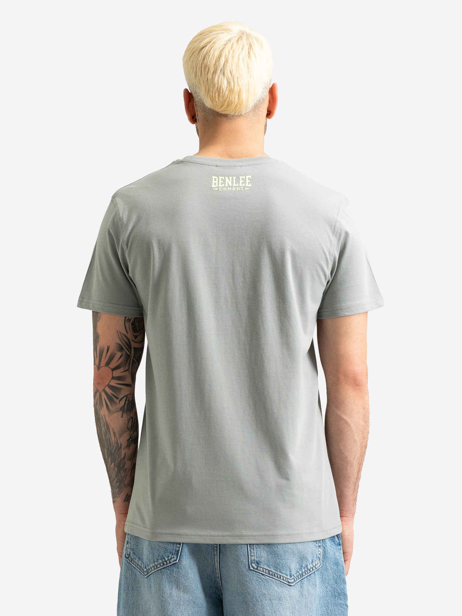 Rückansicht des grauen BENLEE Herren T-Shirts mit grünem Logo-Druck.