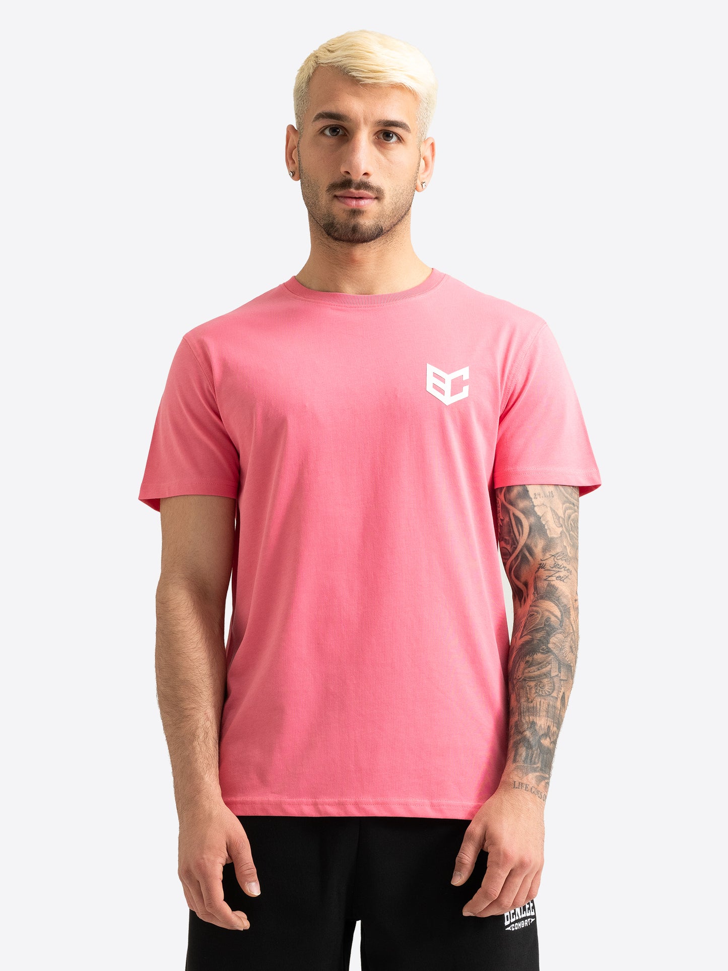 Pinkes BENLEE Herren T-Shirt mit kleinem Logo-Druck auf der Brust.