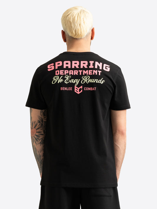 BENLEE Herren T-Shirt in Schwarz. Rückansicht mit grossem, rosa-weissem Grafik-Rückendruck.