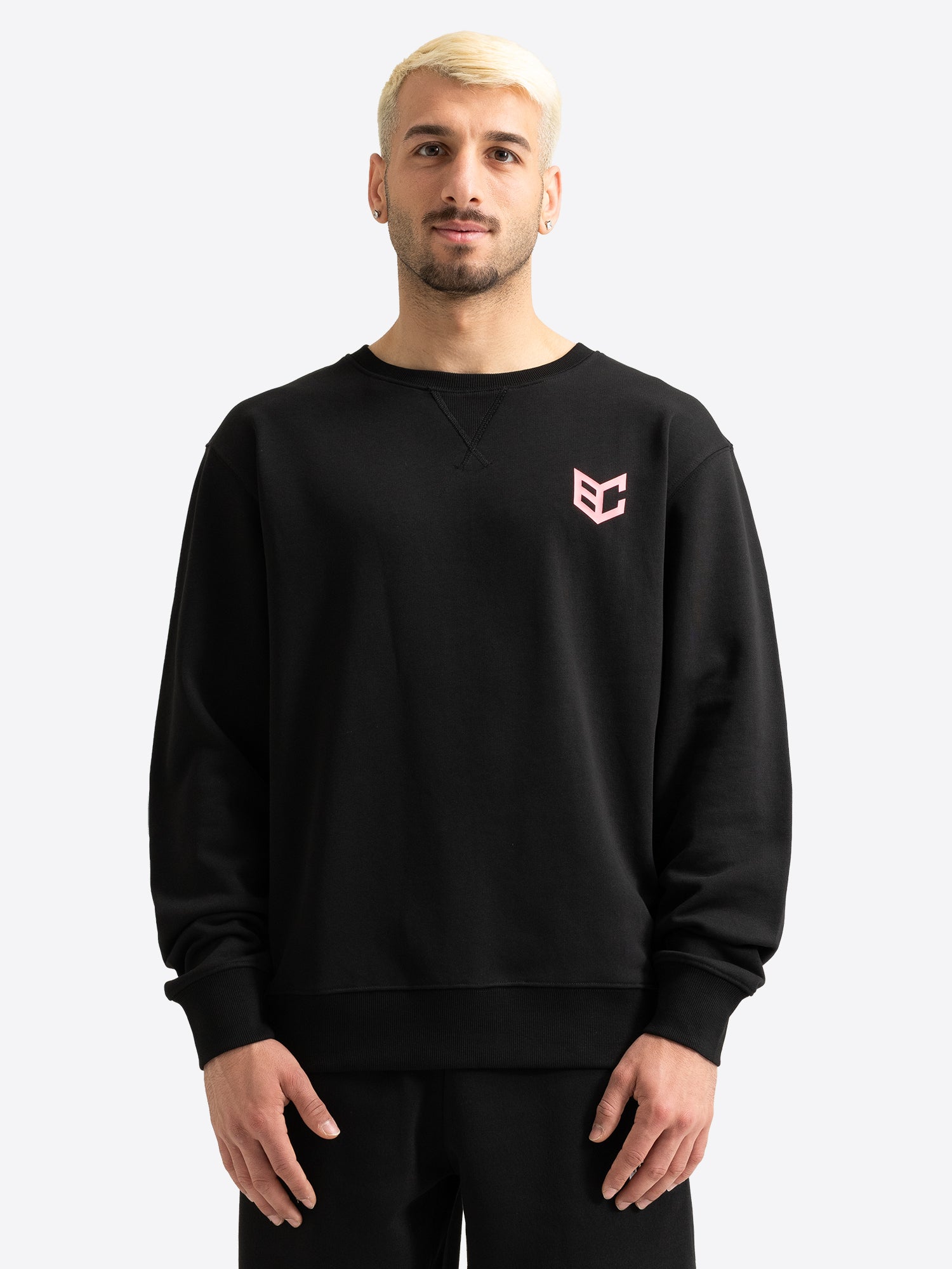 BENLEE Herren T-Shirt in Schwarz. Vorderansicht mit kleinem, rosa Logo-Druck auf der Brust.