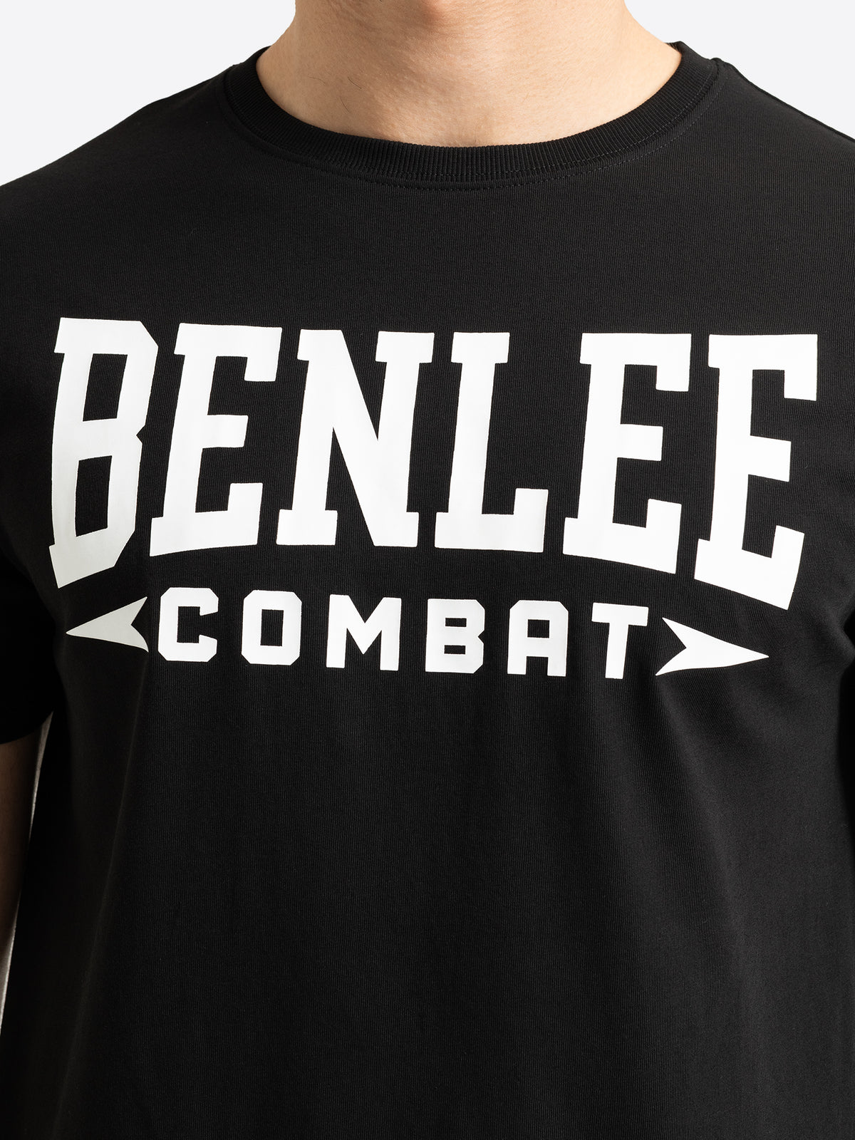 Detailansicht: Weisser BenLee Combat Logo-Print auf schwarzem Herren T-Shirt
