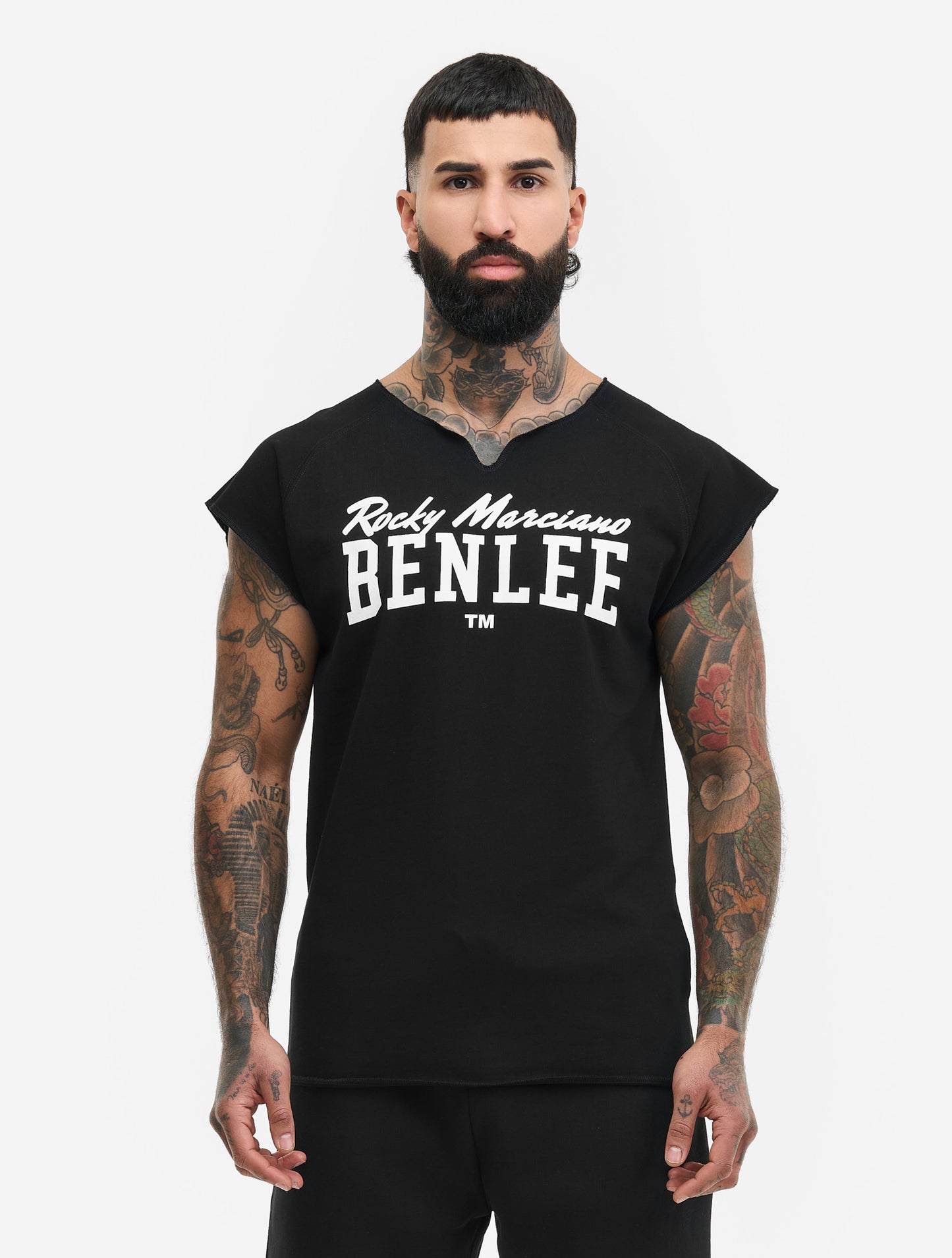 BENLEE Herren T-Shirt Schwarz mit Raglanärmeln und Logo-Print.
