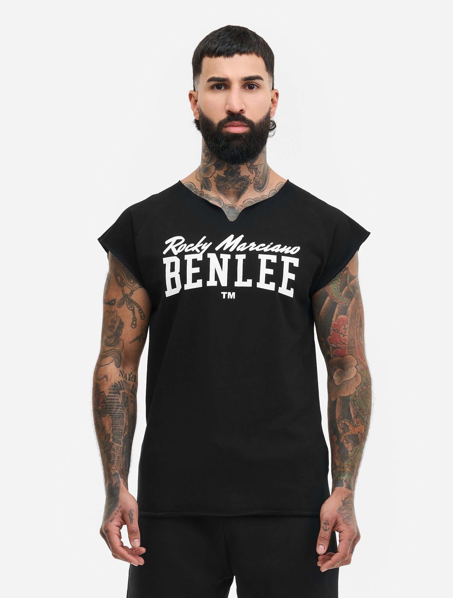 BENLEE Herren T-Shirt Schwarz mit Raglanärmeln und Logo-Print.