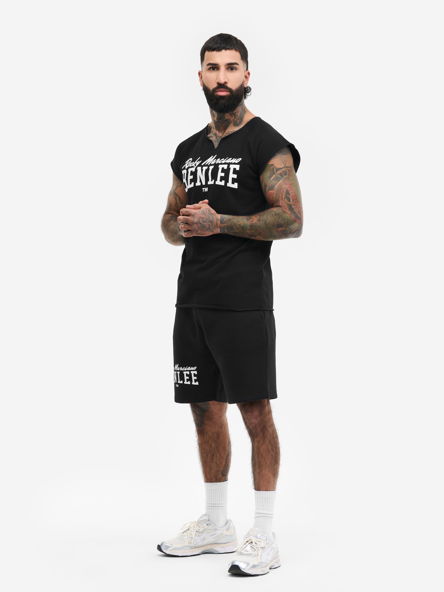 BENLEE Herren T-Shirt Schwarz mit Raglanärmeln und Logo-Print.