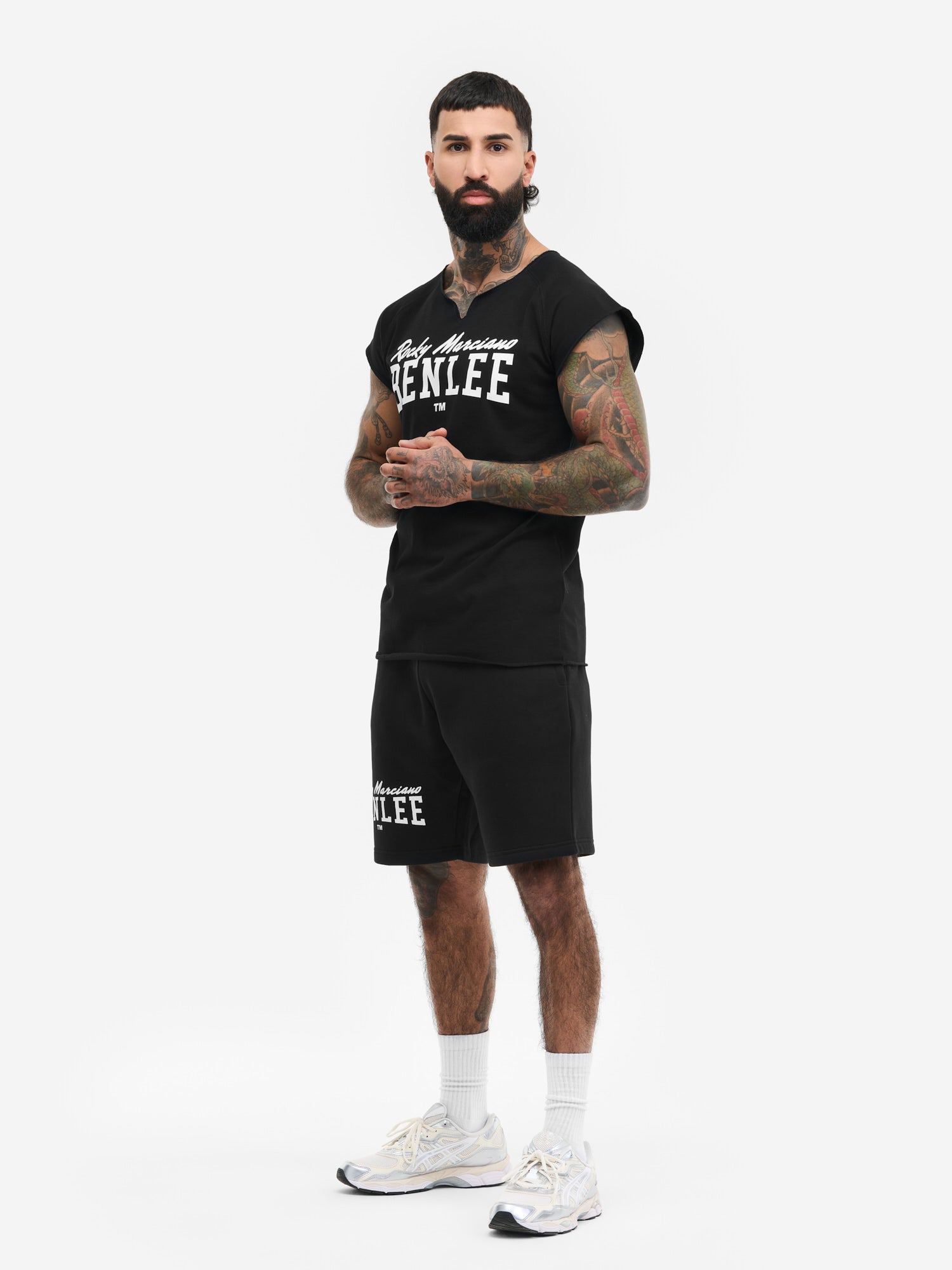 BENLEE Herren T-Shirt Schwarz mit Raglanärmeln und Logo-Print.