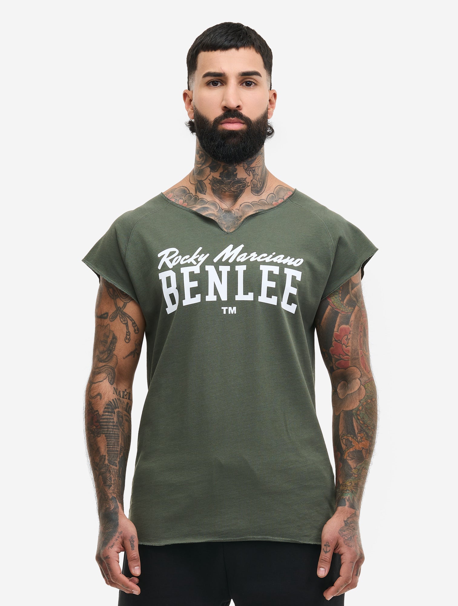 BENLEE Herren T-Shirt Oliv mit Raglanärmeln und Logo-Print.
