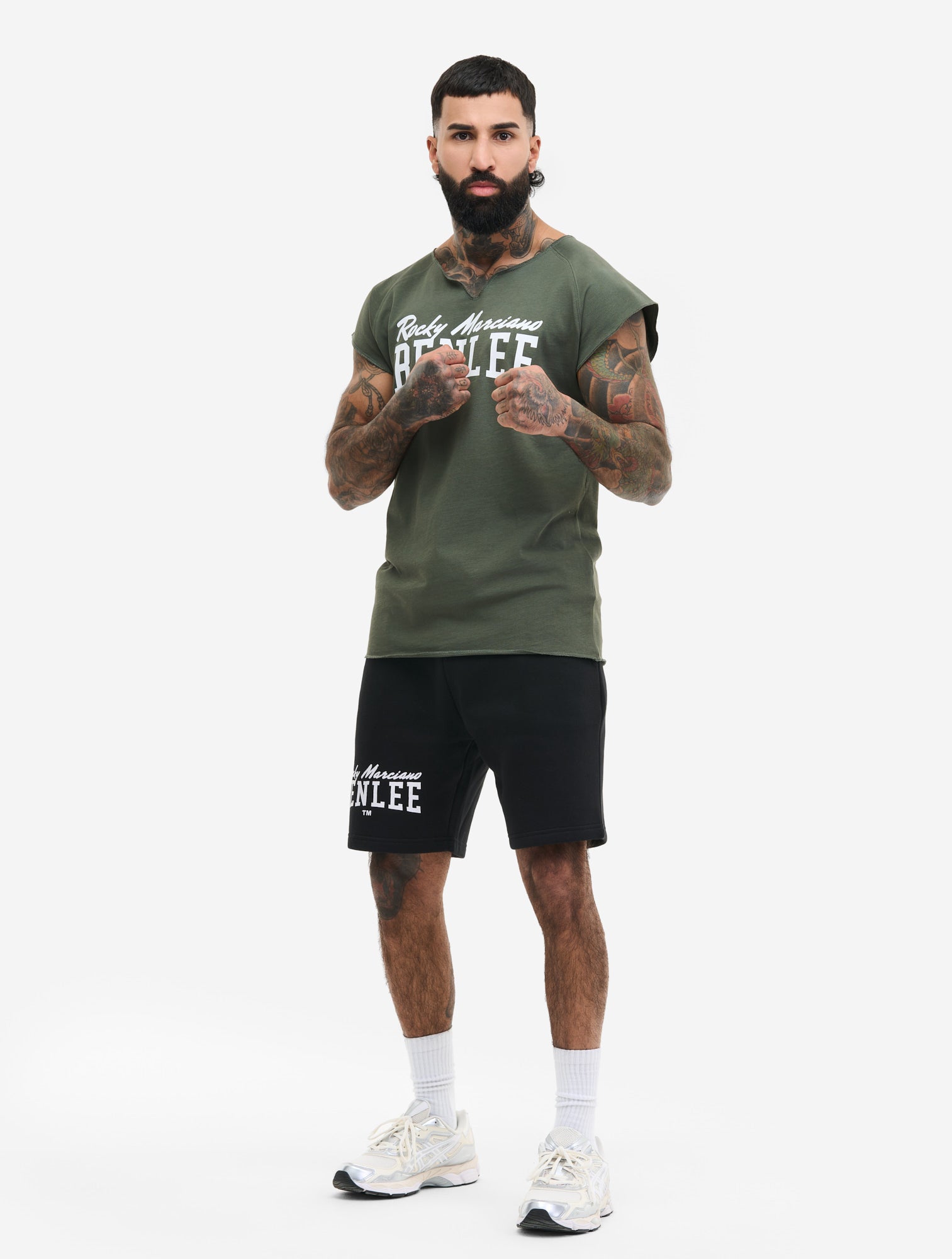 BENLEE Herren T-Shirt Oliv mit Raglanärmeln und Logo-Print.