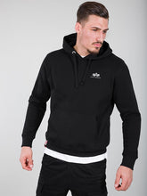 Laden Sie das Bild in den Galerie-Viewer, Alpha Industries Basic Hoody Small Logo - black
