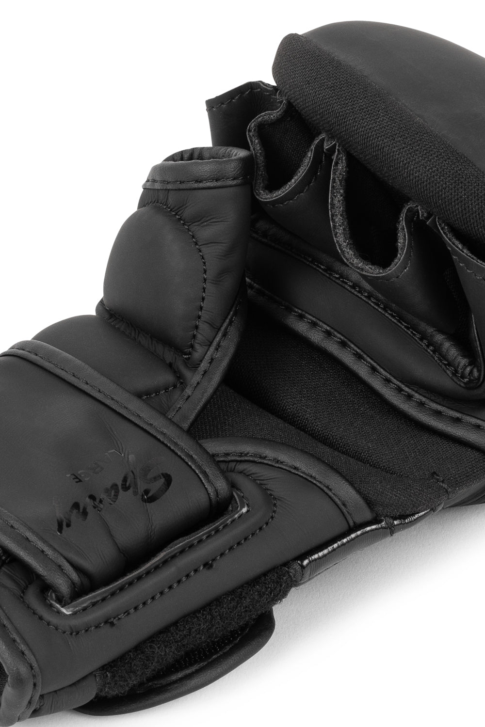 BENLEE MMA-Handschuhe Sparry aus schwarzem Kunstleder mit Daumenschutz und breitem Klettverschluss für stabilen Halt.