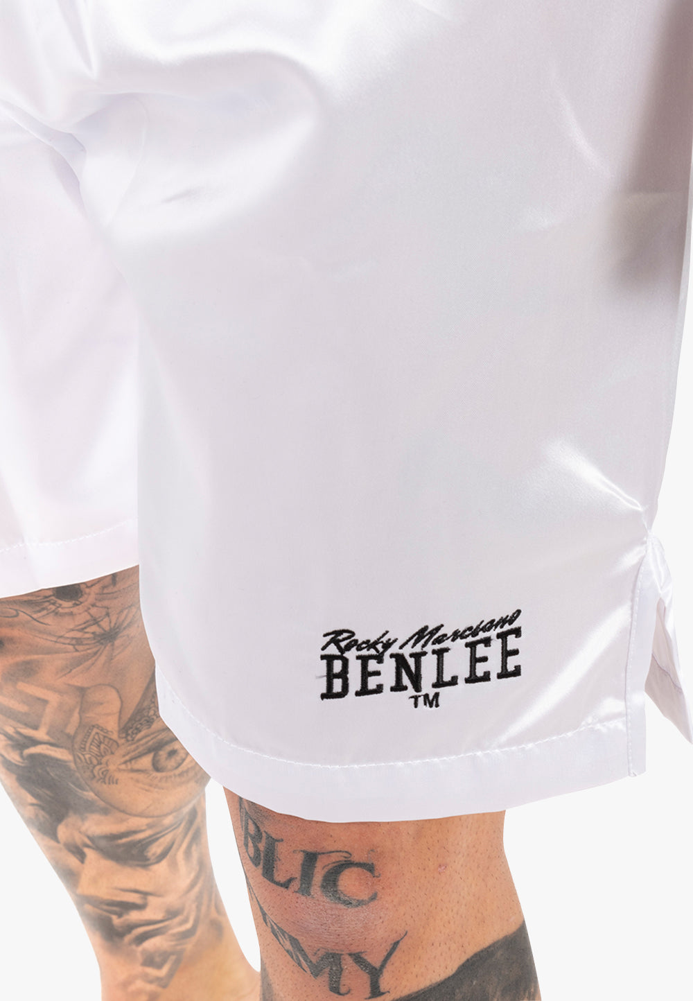 BENLEE Boxhose aus Satin-Polyester mit breitem Bund, Seitenschlitzen und Logo-Details