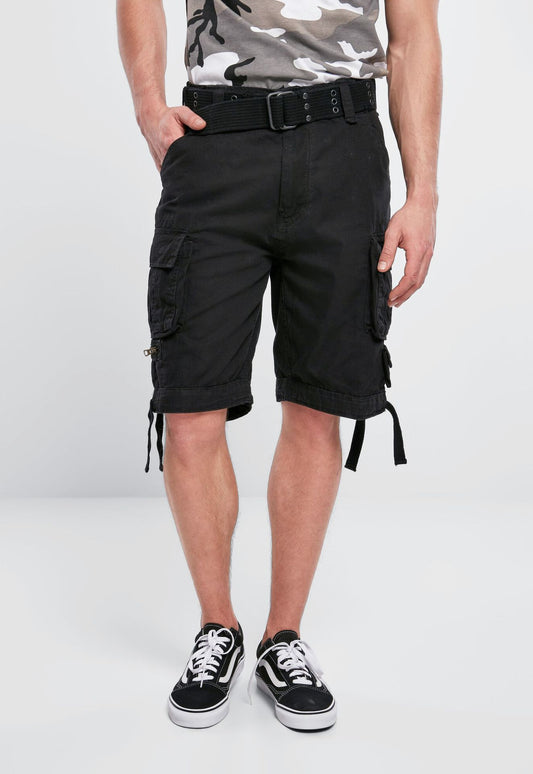 Schwarze Brandit Savage Vintage Cargoshorts mit weitem Bein, inklusive Gürtel und mehreren Bein- sowie Minitaschen.