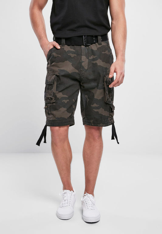 Brandit Savage Vintage Cargoshorts mit weitem Bein, inklusive Gürtel und mehreren Bein- sowie Minitaschen Darkcamo