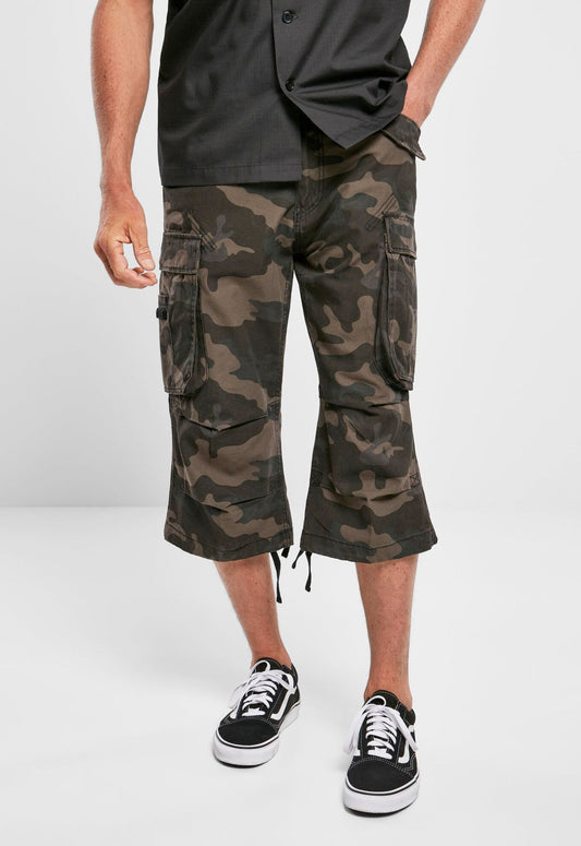 Brandit Industry Vintage 3/4 Cargo-Shorts in Dark Camo fuer Herren.