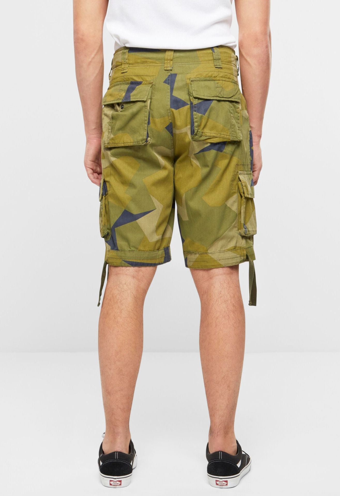 Brandit Urban Legend Shorts Swedish Camo M90 Camouflage Sommerhose Baumwolle Rückansicht mit Gesässtaschen
