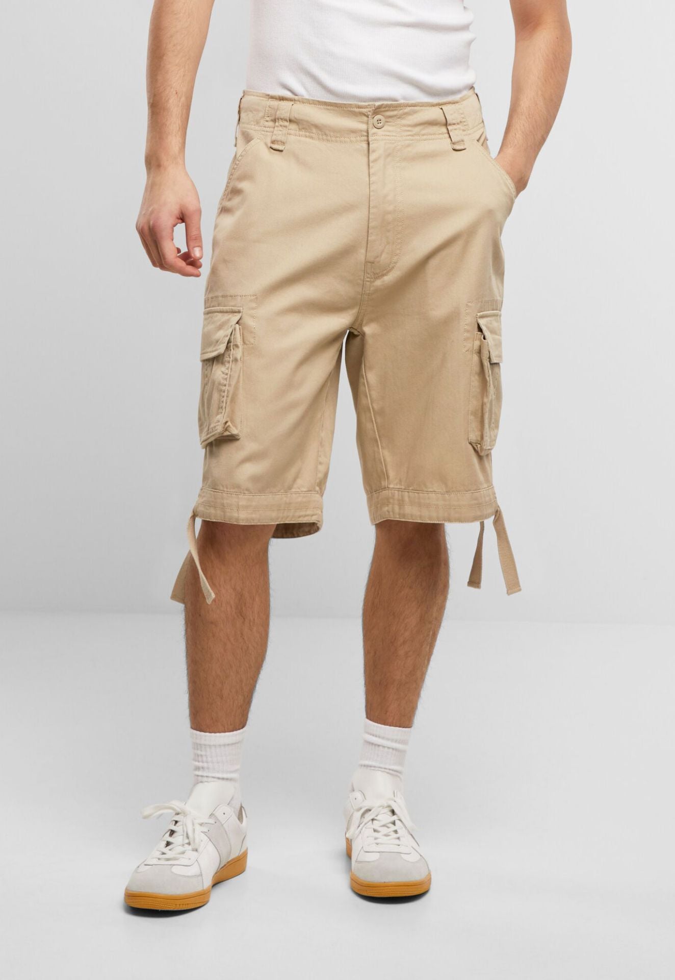 Brandit Urban Legend Shorts Beige Cargo-Shorts für Herren mit Beintaschen Vorderansicht