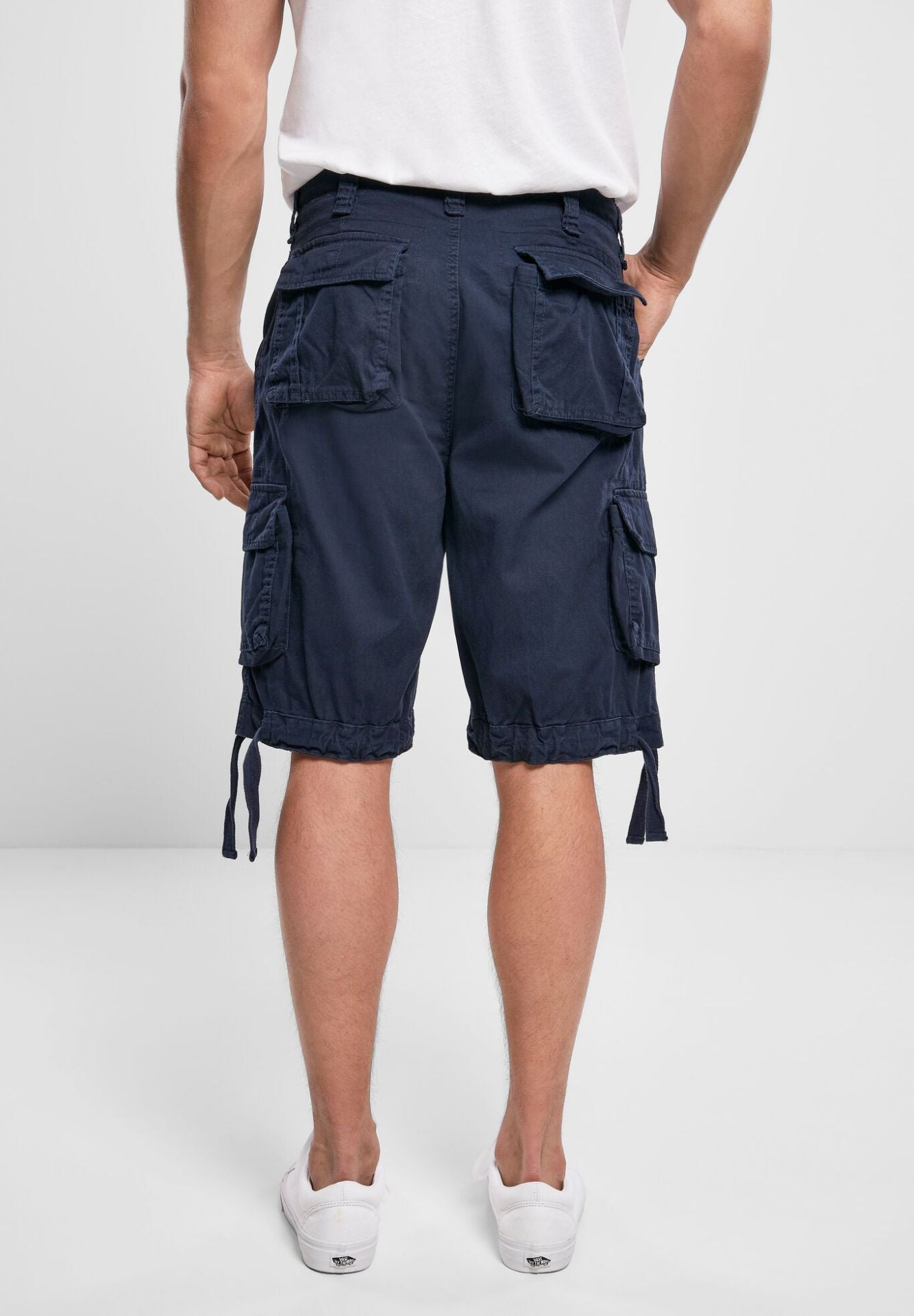 Brandit Urban Legend Shorts Navy Dunkelblaue Sommerhose Baumwolle Rückansicht mit Gesäßtaschen