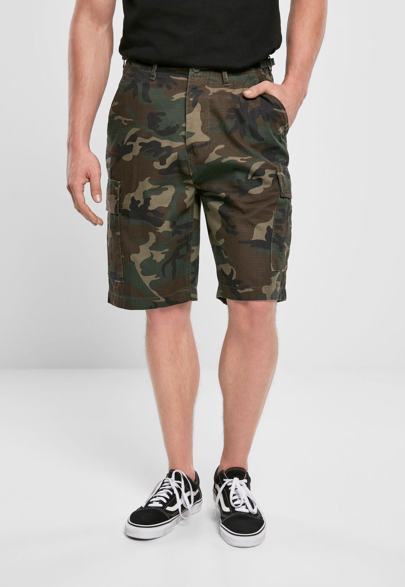 Brandit BDU Ripstop Shorts für Herren in Darkcamo mit Beintaschen.