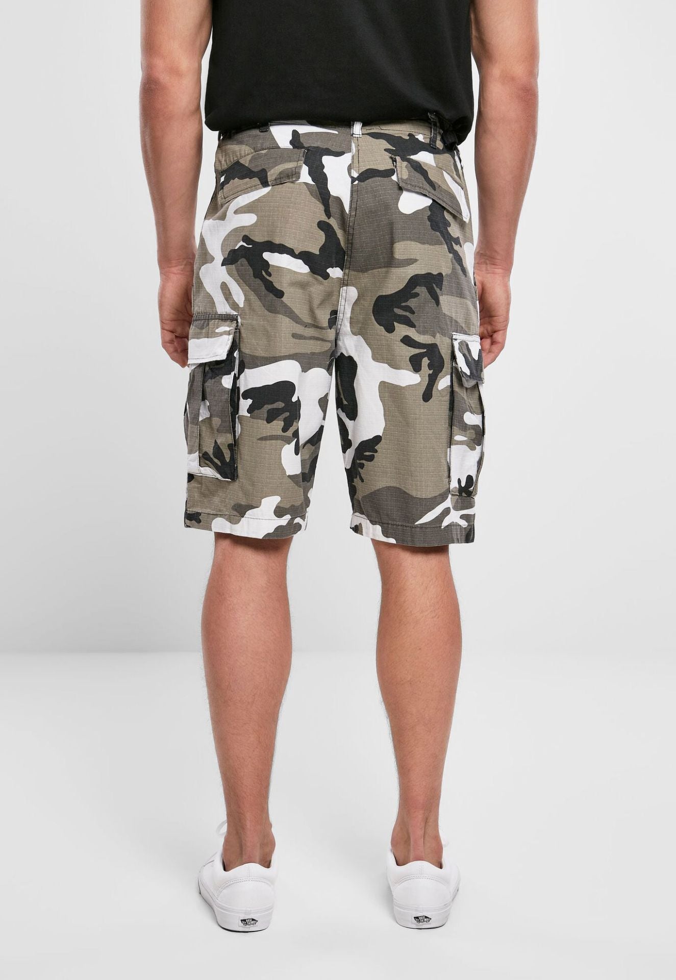 Rückansicht der Brandit BDU Ripstop Shorts in Urban mit Gesässtaschen.