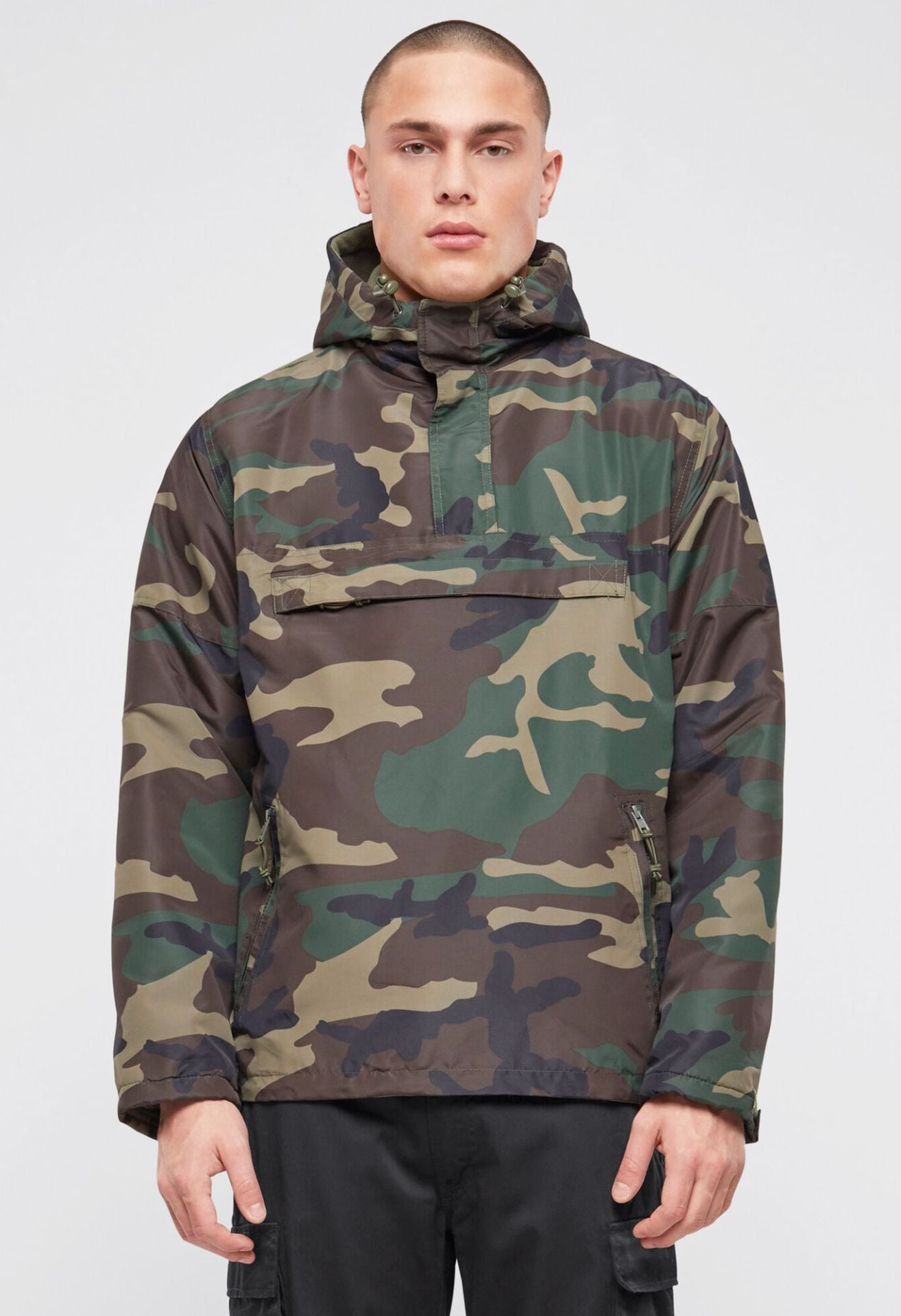 Brandit Windbreaker Woodland – warme, wind- und wasserabweisende Outdoor-Jacke mit Fleecefutter